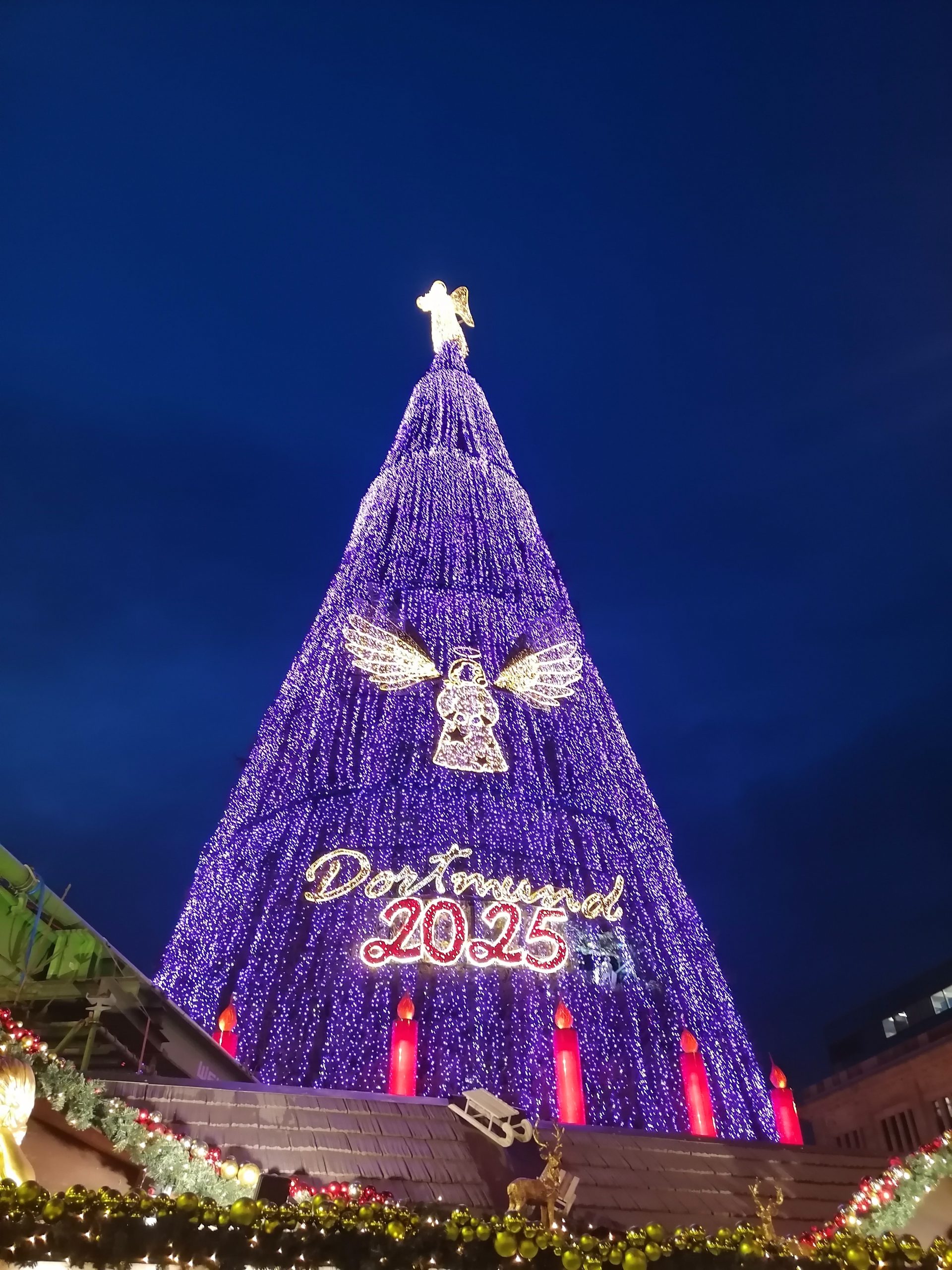 Mehr über den Artikel erfahren Dortmunder Weihnachtsmarkt mit Kindern – ein persönlicher Besuch in der Vorweihnachtszeit
